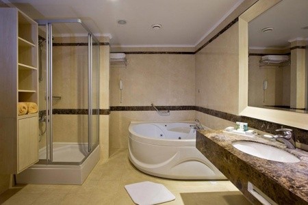 Paloma Perissia - 13