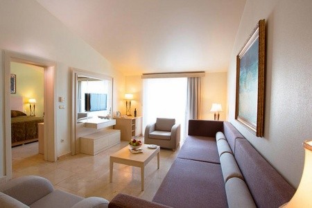 Paloma Perissia - 14