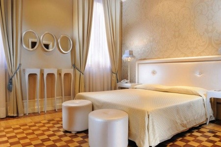 Taliansko Benátky Ai Due Principi 5 dňový pobyt Raňajky Letecky Letisko: Praha November 2025 (26/11/25-30/11/25)