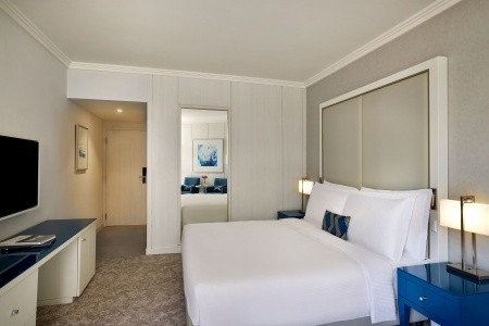 Spojené arabské emiráty Abu Dhabi Beach Rotana Hotel & Tower 6 dňový pobyt Polpenzia Letecky Letisko: Praha September 2026 (15/09/26-20/09/26)