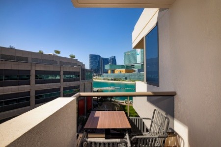 Spojené arabské emiráty Abu Dhabi Beach Rotana Hotel & Tower 6 dňový pobyt Polpenzia Letecky Letisko: Praha September 2026 (15/09/26-20/09/26)