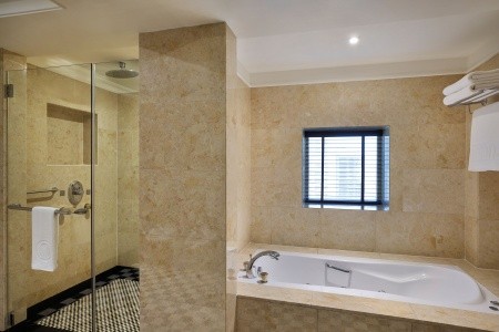 Spojené arabské emiráty Abu Dhabi Beach Rotana Hotel & Tower 6 dňový pobyt Polpenzia Letecky Letisko: Praha September 2026 (15/09/26-20/09/26)