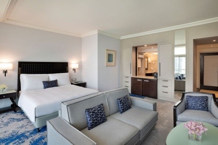 Spojené arabské emiráty Abu Dhabi Beach Rotana Hotel & Tower 6 dňový pobyt Polpenzia Letecky Letisko: Praha September 2026 (15/09/26-20/09/26)