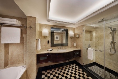 Spojené arabské emiráty Abu Dhabi Beach Rotana Hotel & Tower 6 dňový pobyt Polpenzia Letecky Letisko: Praha September 2026 (15/09/26-20/09/26)