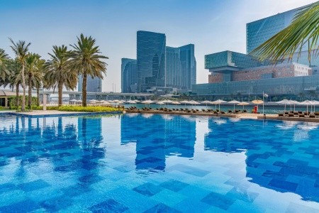Spojené arabské emiráty Abu Dhabi Beach Rotana Hotel & Tower 6 dňový pobyt Polpenzia Letecky Letisko: Praha September 2026 (15/09/26-20/09/26)