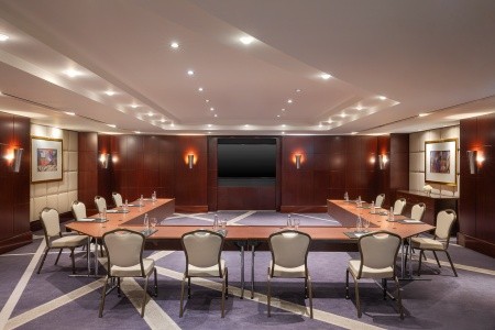 Spojené arabské emiráty Abu Dhabi Beach Rotana Hotel & Tower 6 dňový pobyt Polpenzia Letecky Letisko: Praha September 2026 (15/09/26-20/09/26)