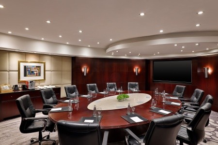 Spojené arabské emiráty Abu Dhabi Beach Rotana Hotel & Tower 6 dňový pobyt Polpenzia Letecky Letisko: Praha September 2026 (15/09/26-20/09/26)