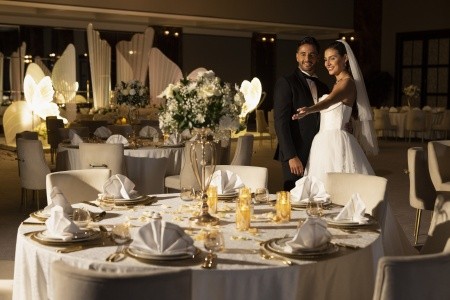 Spojené arabské emiráty Abu Dhabi Beach Rotana Hotel & Tower 6 dňový pobyt Polpenzia Letecky Letisko: Praha September 2026 (15/09/26-20/09/26)