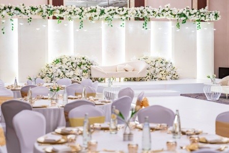 Spojené arabské emiráty Abu Dhabi Beach Rotana Hotel & Tower 6 dňový pobyt Polpenzia Letecky Letisko: Praha September 2026 (15/09/26-20/09/26)