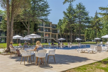 Queen Nelly Park All Inclusive