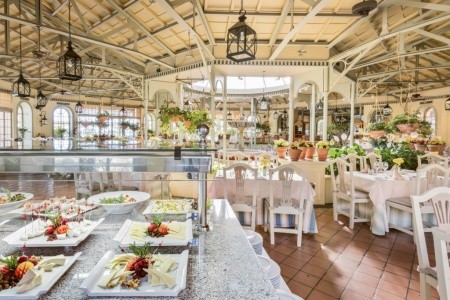 Kanárske ostrovy Tenerife Gran Bahia Del Duque Resort 6 dňový pobyt Raňajky Letecky Letisko: Budapešť August 2026 (12/08/26-17/08/26)