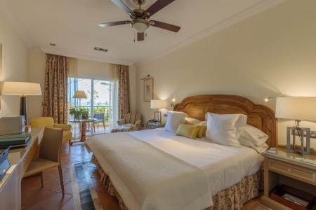 Kanárske ostrovy Tenerife Gran Bahia Del Duque Resort 6 dňový pobyt Raňajky Letecky Letisko: Budapešť August 2026 (12/08/26-17/08/26)