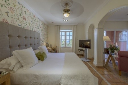 Kanárske ostrovy Tenerife Gran Bahia Del Duque Resort 6 dňový pobyt Raňajky Letecky Letisko: Budapešť August 2026 (12/08/26-17/08/26)