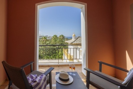 Kanárske ostrovy Tenerife Gran Bahia Del Duque Resort 6 dňový pobyt Raňajky Letecky Letisko: Budapešť August 2026 (12/08/26-17/08/26)