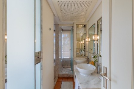 Kanárske ostrovy Tenerife Gran Bahia Del Duque Resort 6 dňový pobyt Raňajky Letecky Letisko: Budapešť August 2026 (12/08/26-17/08/26)