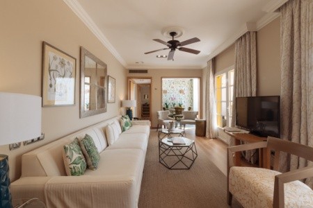 Kanárske ostrovy Tenerife Bahía Del Duque Las Villas 4 dňový pobyt Raňajky Letecky Letisko: Budapešť May 2026 (24/05/26-27/05/26)