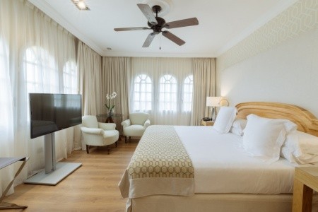 Kanárske ostrovy Tenerife Bahía Del Duque Las Villas 4 dňový pobyt Raňajky Letecky Letisko: Budapešť May 2026 (24/05/26-27/05/26)