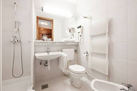 Slovinsko Slovinské kúpele Wellnesshotel Radin 5 dňový pobyt Polpenzia Vlastná June 2026 (29/06/26- 3/07/26)