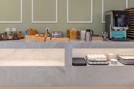 Grécko Rodos Philia Center Suites 5 dňový pobyt Raňajky Letecky Letisko: Praha June 2026 (18/06/26-22/06/26)