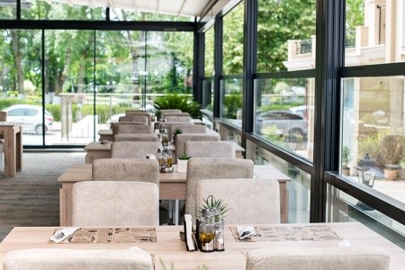 Bulharsko Prímorsko Cinema 4 dňový pobyt Polpenzia Letecky Letisko: Praha August 2026 (10/08/26-13/08/26)