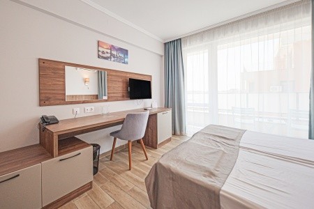 Bulharsko Prímorsko Cinema 4 dňový pobyt Polpenzia Letecky Letisko: Praha August 2026 (10/08/26-13/08/26)