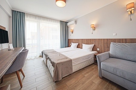 Bulharsko Prímorsko Cinema 4 dňový pobyt Polpenzia Letecky Letisko: Praha August 2026 (10/08/26-13/08/26)