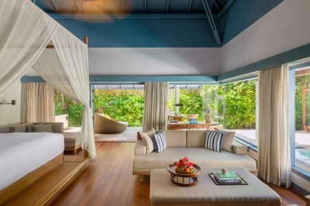 Maldivy  Raffles Maldives Meradhoo Resort 10 dňový pobyt Raňajky Letecky Letisko: Praha October 2026 (10/10/26-19/10/26)