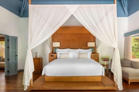 Maldivy  Raffles Maldives Meradhoo Resort 10 dňový pobyt Raňajky Letecky Letisko: Praha October 2026 (10/10/26-19/10/26)