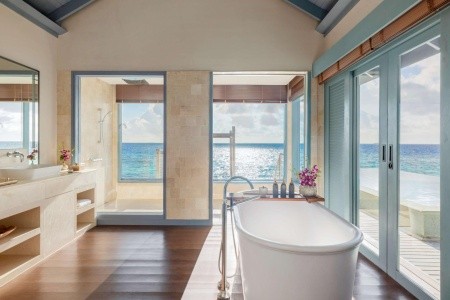 Maldivy  Raffles Maldives Meradhoo Resort 10 dňový pobyt Raňajky Letecky Letisko: Praha October 2026 (10/10/26-19/10/26)