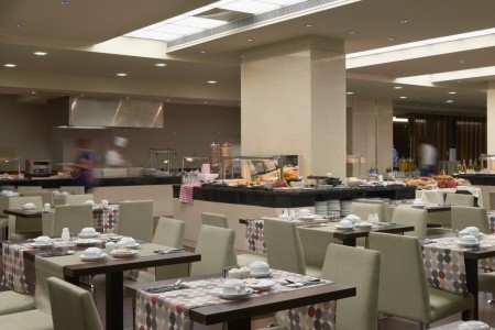 Madeira Funchal Melia Madeira Mare Resort & Spa 8 dňový pobyt Raňajky Letecky Letisko: Budapešť August 2026 (14/08/26-21/08/26)