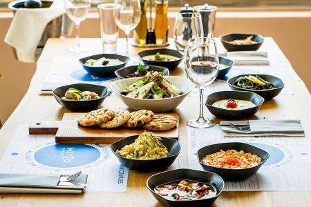 Grécko Lefkada Porto Galini Seaside Resort & Spa 15 dňový pobyt Raňajky Letecky Letisko: Praha August 2026 ( 1/08/26-15/08/26)