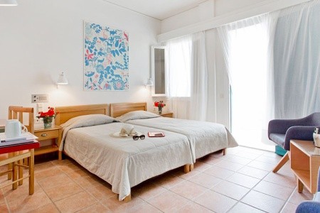 Grécko Santorini Rose Bay 4 dňový pobyt Polpenzia Letecky Letisko: Praha July 2026 (28/07/26-31/07/26)