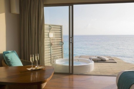 Maldivy Severný Atol Male Centara Ras Fushi Resort A Spa 15 dňový pobyt Raňajky Letecky Letisko: Praha May 2026 (28/05/26-11/06/26)