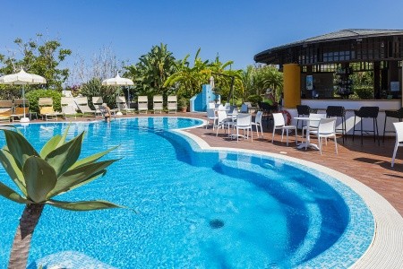 Taliansko Kalábria Residence Tirreno 7 dňový pobyt Polpenzia Letecky Letisko: Praha July 2026 ( 3/07/26- 9/07/26)