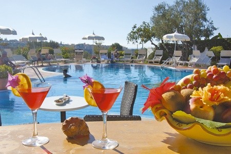 Taliansko Kalábria Residence Tirreno 7 dňový pobyt Polpenzia Letecky Letisko: Praha July 2026 ( 3/07/26- 9/07/26)