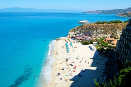 Taliansko Kalábria Residence Tirreno 7 dňový pobyt Polpenzia Letecky Letisko: Praha July 2026 ( 3/07/26- 9/07/26)