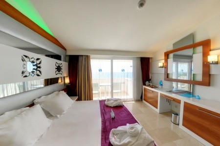 Flora Garden Beach - 44