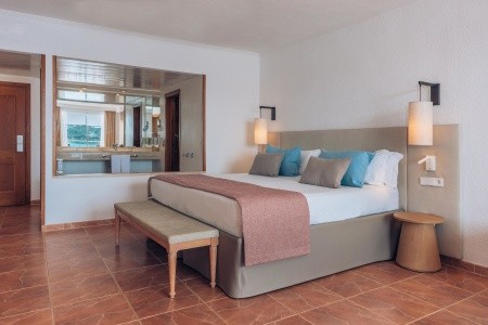 Španielsko Mallorca Iberostar Selection Jardin Del Sol Suites 8 dňový pobyt Raňajky Letecky Letisko: Praha July 2026 (12/07/26-19/07/26)