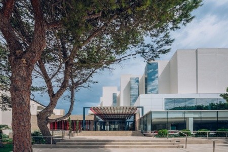 Španielsko Mallorca Iberostar Waves Cala Millor 8 dňový pobyt Polpenzia Letecky Letisko: Praha April 2026 ( 5/04/26-12/04/26)