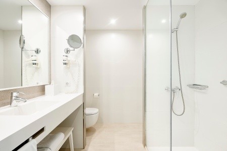 Španielsko Mallorca Iberostar Waves Cala Millor 8 dňový pobyt Polpenzia Letecky Letisko: Praha April 2026 ( 5/04/26-12/04/26)