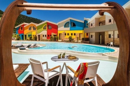 Alexandra Golden Boutique - 2