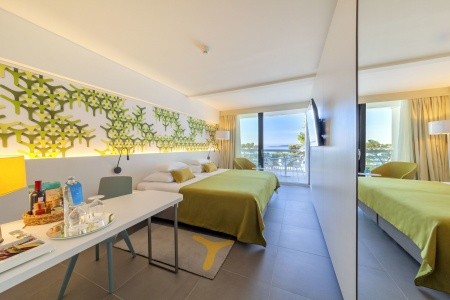 Chorvátsko Makarská riviéra Bluesun Hotel Berulia 6 dňový pobyt Raňajky Vlastná May 2026 ( 2/05/26- 7/05/26)