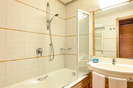 Active Paradiso & Golf - 18