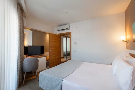 Turecko Antalya Grand Park Lara 12 dňový pobyt Ultra All inclusive Letecky Letisko: Praha April 2026 ( 2/04/26-13/04/26)