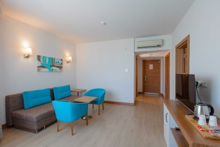 Turecko Antalya Grand Park Lara 12 dňový pobyt Ultra All inclusive Letecky Letisko: Praha April 2026 ( 2/04/26-13/04/26)