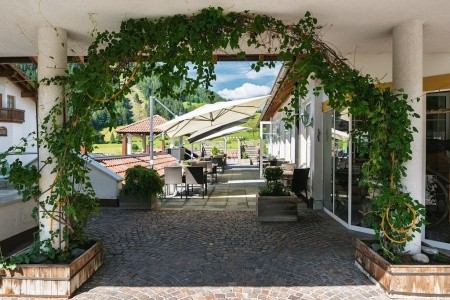 Rakúsko Tirolsko Post Nauders 11 dňový pobyt Polpenzia Vlastná September 2026 (21/09/26- 1/10/26)