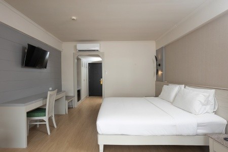 Thajsko Pattaya Pinnacle Grand Jomtien Resort & Spa 9 dňový pobyt Polpenzia Letecky Letisko: Praha August 2026 (19/08/26-27/08/26)