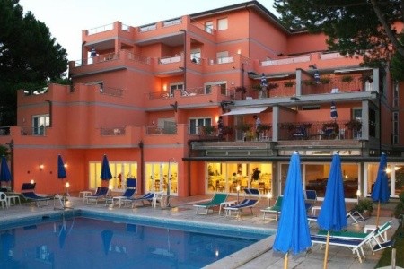 Taliansko Toskánsko Versilia Palace 10 dňový pobyt Raňajky Vlastná June 2026 (22/06/26- 1/07/26)