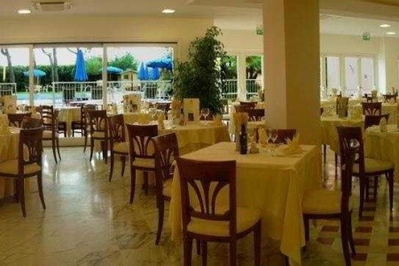 Taliansko Toskánsko Versilia Palace 10 dňový pobyt Raňajky Vlastná June 2026 (22/06/26- 1/07/26)