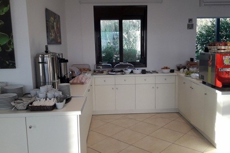 Carisa Suites And Apartments - 13